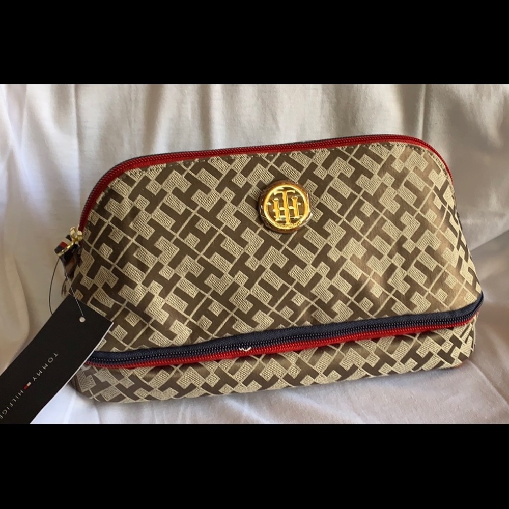 ✨Tommy Hilfiger Cosmetic Bag✨